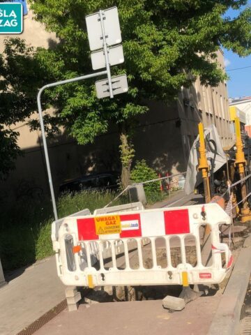 Sosnowiec-Pogoń. Ziemne roboty przy instalacji gazociągu przy ul. Stefana Roweckiego „Grota”. 27 maja 2025. Sosnowiec-Pogoń. Ziemne roboty przy instalacji gazociągu przy ul. Stefana Roweckiego „Grota”. 27 maja 2025.