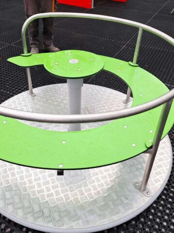 Sosnowiec-Pogoń. Nowy plac zabaw przy ulicy Szpaków. Luty 2025. Sosnowiec-Pogoń. Nowy plac zabaw przy ulicy Szpaków. Luty 2025.