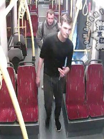 Sosnowiec. Poszukiwani za zniszczenie 8 samochodów i pergoli. 14 maja 2025. Sosnowiec. Poszukiwani za zniszczenie 8 samochodów i pergoli. 14 maja 2025.