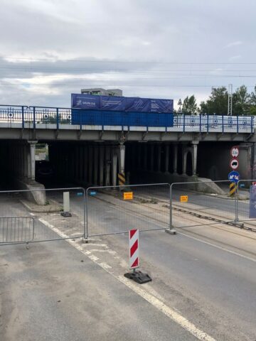 Sosnowiec. Wiadukt nad ulicą Józefa Piłsudskiego po odbudowie połowy obiektu. 11 lipca 2025. Sosnowiec. Wiadukt nad ulicą Józefa Piłsudskiego po odbudowie połowy obiektu. 11 lipca 2025.