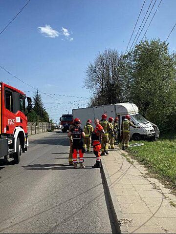Sosnowiec-Zagórze. Wypadek przy ulicy Karola Szymanowskiego – zderzenie ze słupem. 17 kwietnia 2025. Sosnowiec-Zagórze. Wypadek przy ulicy Karola Szymanowskiego – zderzenie ze słupem. 17 kwietnia 2025.