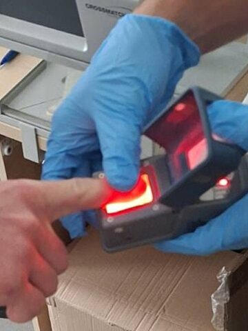 Złożeniec (gmina Pilica, powiat zawierciański). Pijany na motorowerze próbował zepchnąć z drogi policjantów. 7 sierpnia 2025. Złożeniec (gmina Pilica, powiat zawierciański). Pijany na motorowerze próbował zepchnąć z drogi policjantów. 7 sierpnia 2025.