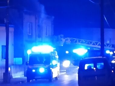 Będzin-Grodziec. Pożar przy ul. Stanisława Kempy 22. 18 grudnia 2025. Będzin-Grodziec. Pożar przy ul. Stanisława Kempy 22. 18 grudnia 2025.