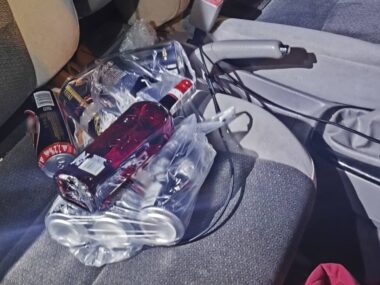 Jeździł wężykiem całą drogą. 3,5 promila i dalej popijał Dąbrowa Górnicza. Zatrzymanie pijanego kierowcy. Alkohol w samochodzie. 25 marca 2026