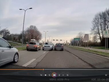 75-latka jechała pod prąd. Grozi jej 30 tys. zł mandatu! Dąbrowa Górnicza / Sosnowiec. Jazda pod prąd. Za kierownicą 75-latka z Siewierza. 2 kwietnia 2025.