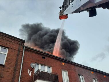 Dąbrowa Górnicza-Strzemieszyce. Pożar przy ulicy Warszawskiej 74. 10 marca 2026 Dąbrowa Górnicza-Strzemieszyce. Pożar przy ulicy Warszawskiej 74. 10 marca 2026