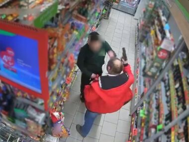 Ząbkowice. Atak w Żabce… zabawkowym pistoletem Dąbrowa Górnicza-Ząbkowice. Porachunki w sklepie Żabka z zabawkowym pistoletem. 14 marca 2026