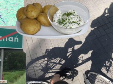 Rowerem na pyry z gzikiem? Można, jak najbardziej! Wielkanocna wyprawa rowerem z Sosnowca do Poznania niemal się udała Na kole na pyry z gziką. Wyprawa rowerowa z Sosnowca do Poznania. 30 marca 2024.
