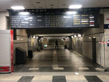 Sosnowiec. Tunel dla pieszych pod dworcem kolejowym głównym. Rano jeszcze otwarte. 17 stycznia 2026. Sosnowiec. Tunel dla pieszych pod dworcem kolejowym głównym. Rano jeszcze otwarte. 17 stycznia 2026.