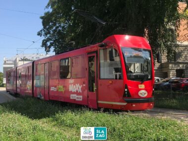 Sosnowiec-Pogoń. Ulica Mariacka. Tramwaj Düwag Ptm. 14 sierpnia 2025. Sosnowiec-Pogoń. Ulica Mariacka. Tramwaj Düwag Ptm. 14 sierpnia 2025.