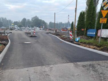 Sosnowiec-Porąbka. Budowa ronda u zbiegu ulic: Wileńskiej, Minerów i Ignacego Łukasiewicza. 2 października 2025. Sosnowiec-Porąbka. Budowa ronda u zbiegu ulic: Wileńskiej, Minerów i Ignacego Łukasiewicza. 2 października 2025.