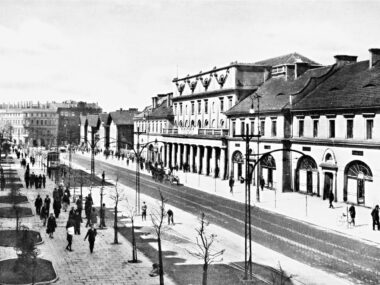 Sosnowiec, którego już nie ma. Ulica Główna. GALERIA Sosnowiec Ul Trzeciego Maja Stalinogrodzka Czerwonego Zaglebia Domy Kolejowe Restauracja Savoy Kinoteatr Zaglebie Dom Czterech Kupcow Sezam Zrodlo 4elza at Fotoposlka pl 1950 1955 01