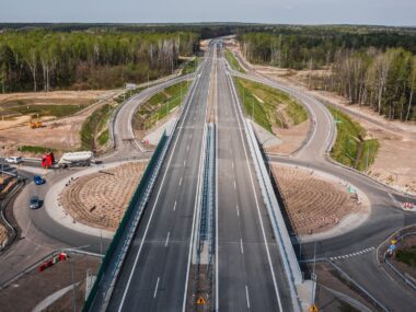 Otwarto nową obwodnicę w województwie śląskim. Prawie 17 km dwujezdniowej DK78 ominą centra dwóch miast we wschodniej części regionu Obwodnica Poręby i Zawiercia (DK78). Kwiecień 2025.