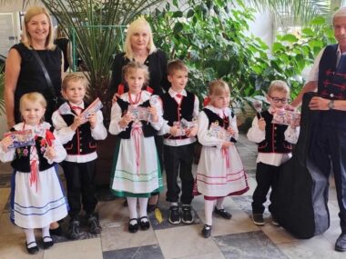«Mali Grodźczanie» zwycięzcami wojewódzkiego konkursu! «Mali Grodźczanie» – laureaci I miejsca I Wojewódzkiego Konkursu Pieśni Ludowej I Tańca Ludowego w Żelisławicach. 8 czerwca 2025.