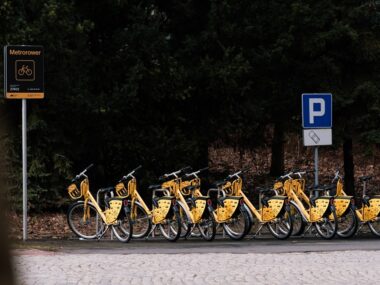 Niebawem zniknie połowa miejskich rowerów w Metropolii Metrorower parking