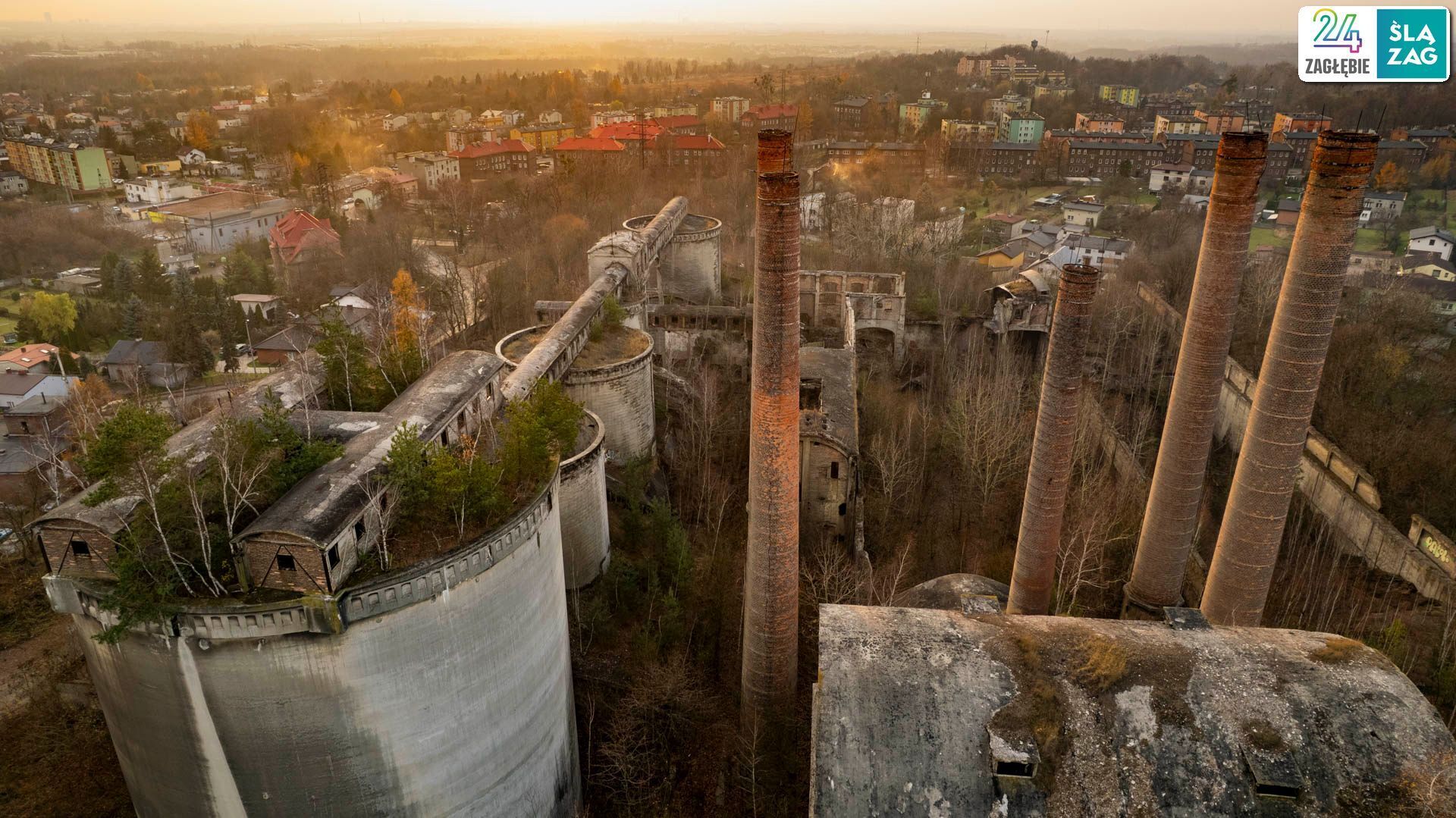 Monumentalna cementownia w Grodźcu widziana z drona