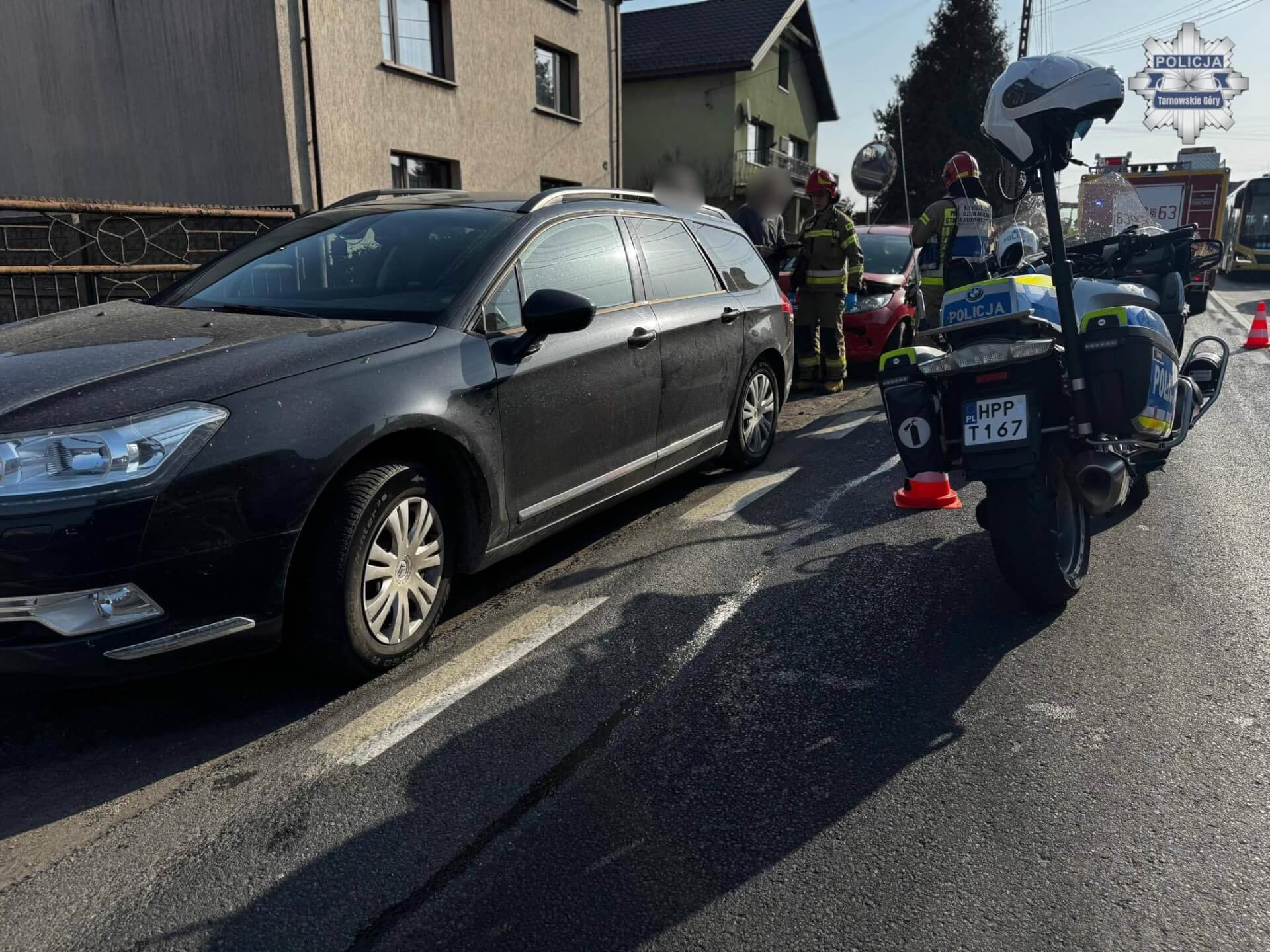Dwa wypadki w powiecie tarnogórskim. Służby wezwane do akcji w Tarnowskich Górach i gminie Ożarowice