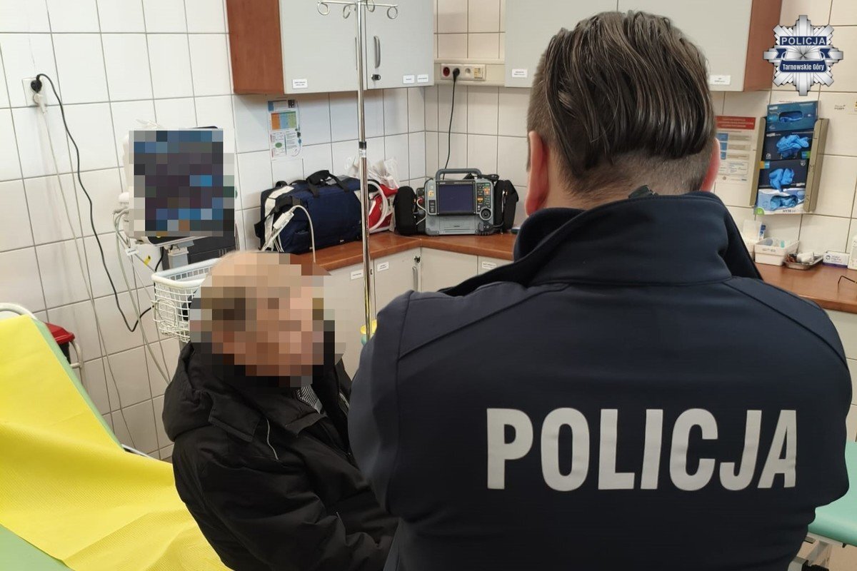 Policjanci z Pyrzowic odnaleźli zaginionego seniora z Sosnowca. Mężczyzna znajdował się na terenie lotniska