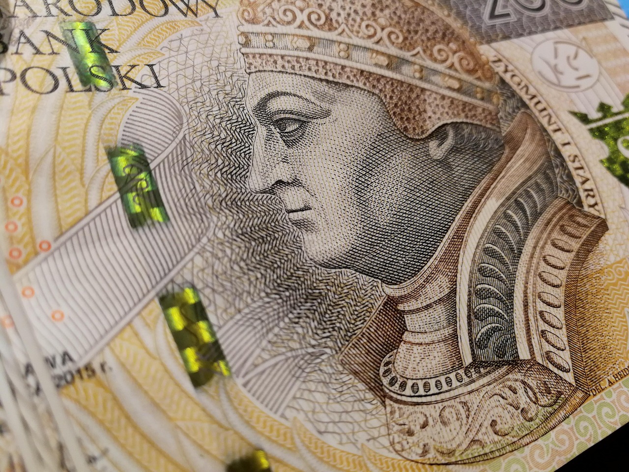 200 złotych.